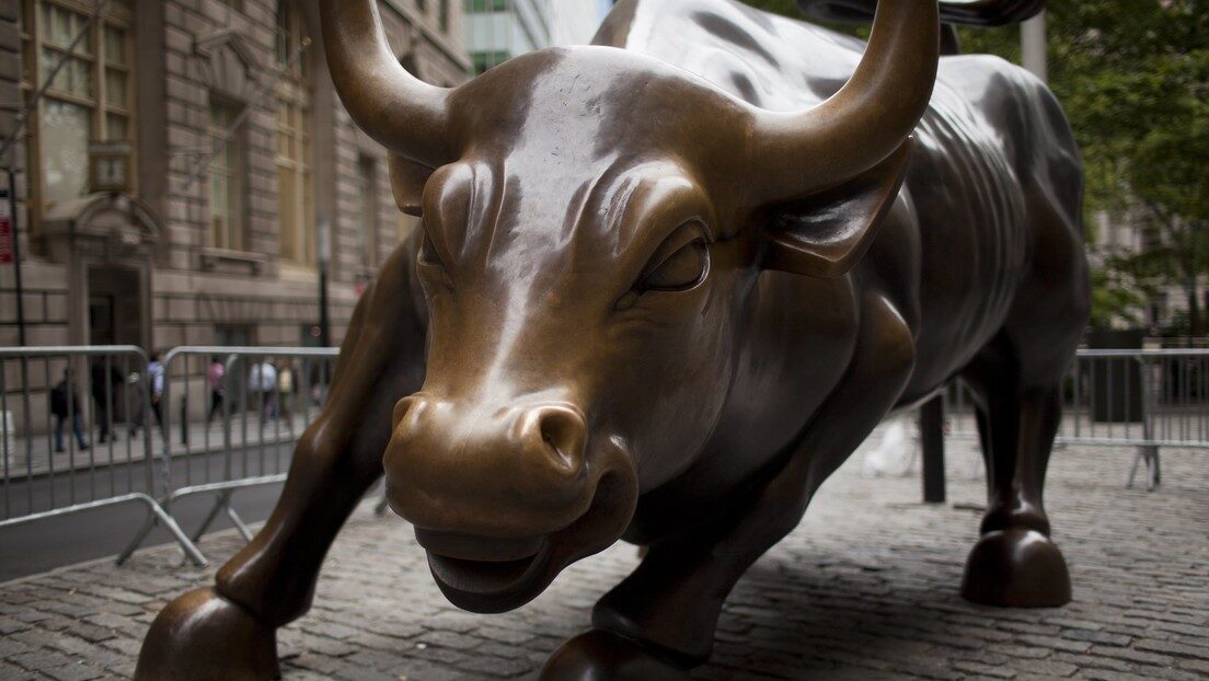 Wall Street bull