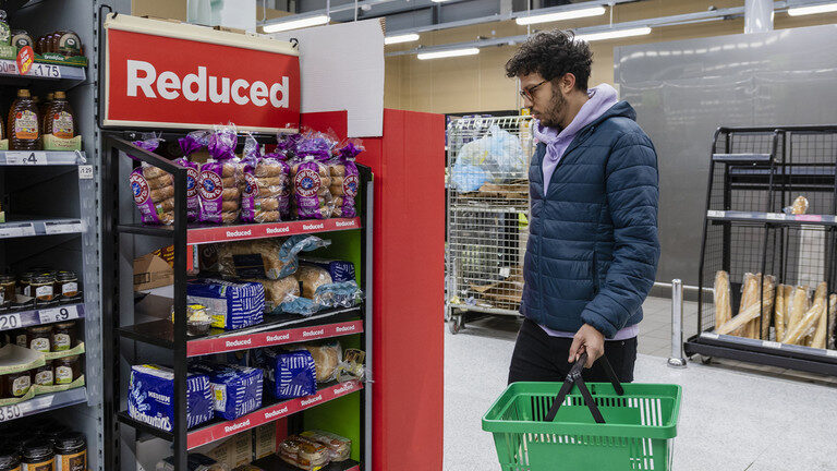 UK, grocery store, supermarket