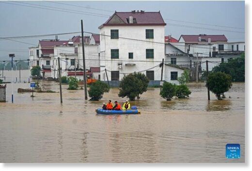 Click to enlarge Rescuers carry out rescue operations in Shangshan village of Licun township, Fengcheng city, East China's Jiangxi province, May 6, 2023.
