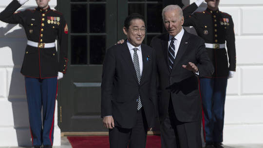 biden with Japanese Prime Minister Kishida Fumio