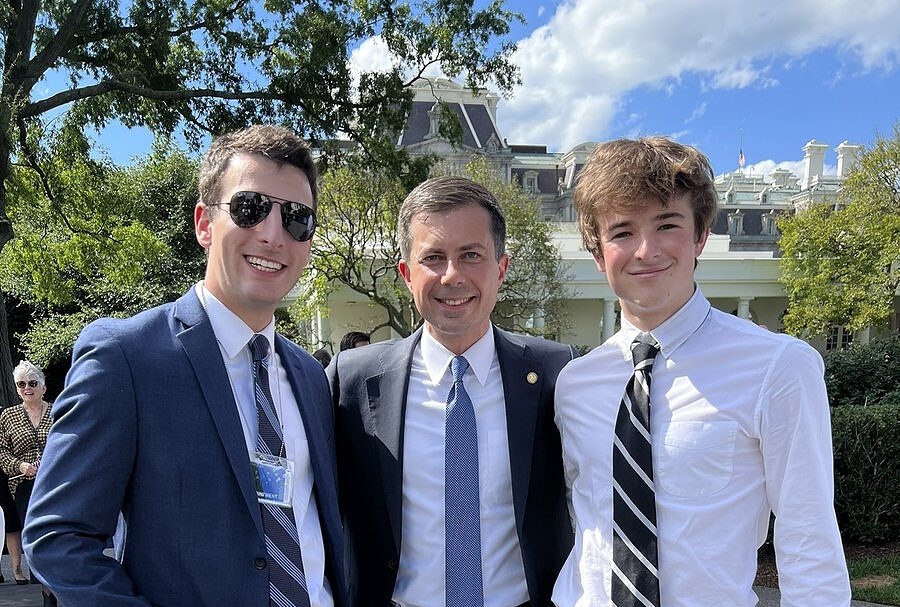 Click to enlarge harry sisson media influencer pete buttigieg