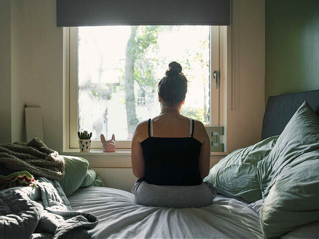 woman depressed depression