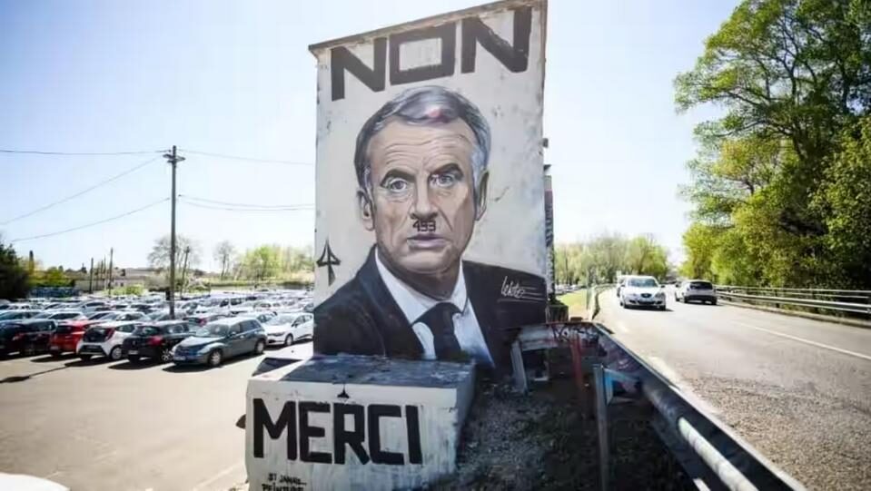 Macron hitler
