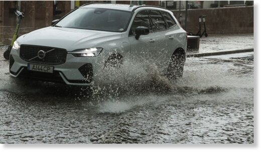 Bad weather in Lisbon led to localised floods and tree falls.