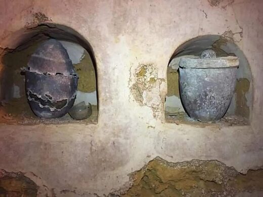 Click to enlarge urn roman