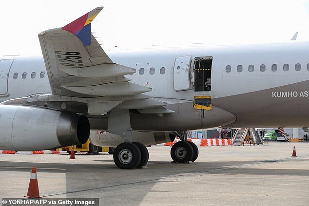 Asiana Airlines plane