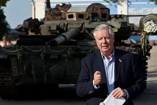 Click to enlarge lindsey graham kyiv