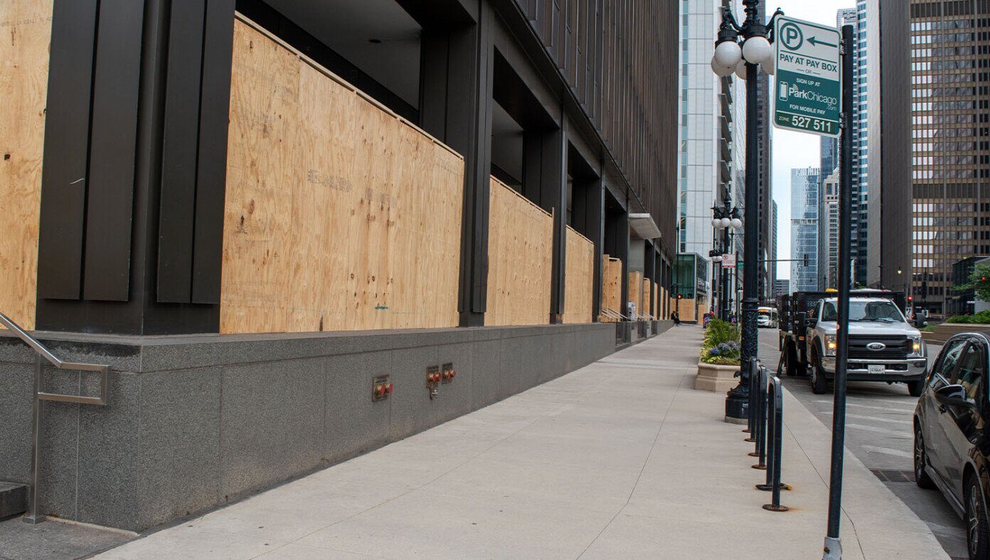 chicago boarded up offices downtown