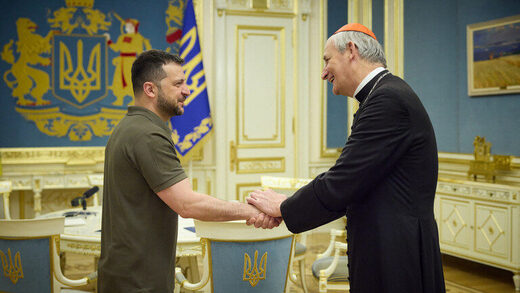 Click to enlarge Matteo Zuppi, Vladimir Zelensky
