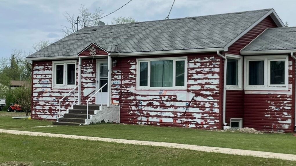 Click to enlarge The aftermath of a severe thunderstorm that battered the community of Oak River, Man., with large hail on June 7, 2023.
