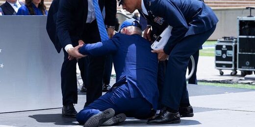 Click to enlarge biden fall texas graduation ceremony