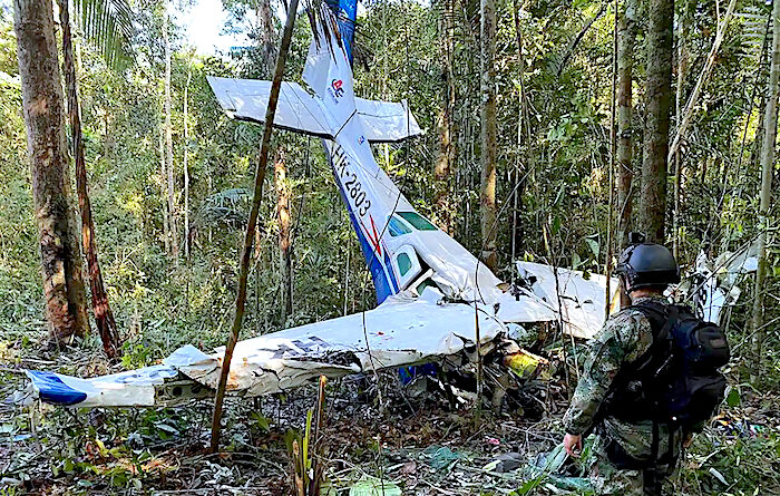 Click to enlarge plane wreck