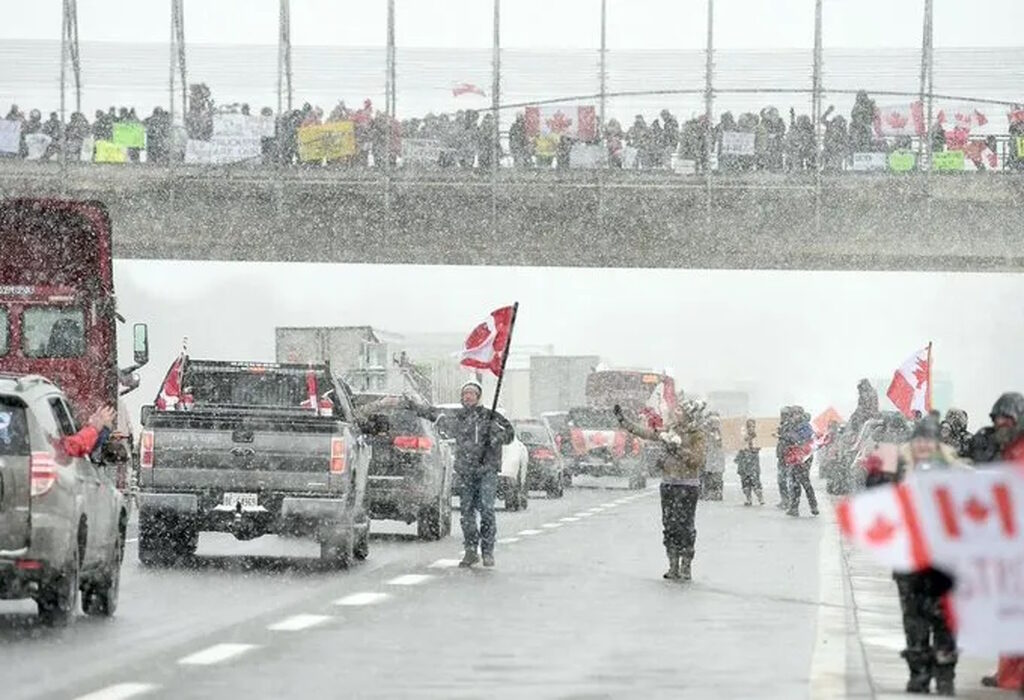 Click to enlarge freedom convoy truckers ontario supporters