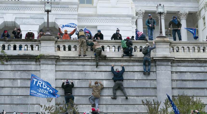 Click to enlarge protestors dc cops disguised wall capitol building Jan 6