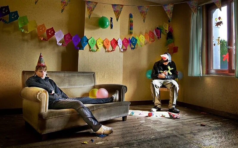 party no guests sad boring