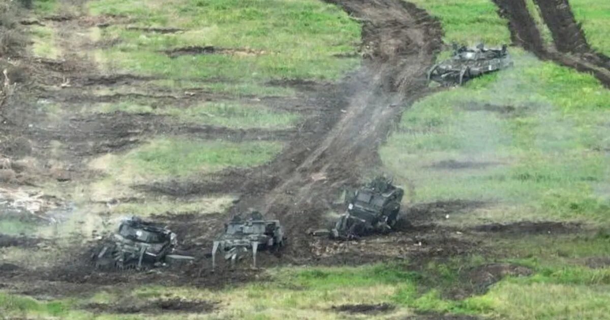 Click to enlarge Destroyed Tank