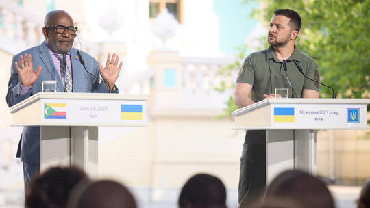 Click to enlarge Assoumani Zelensky