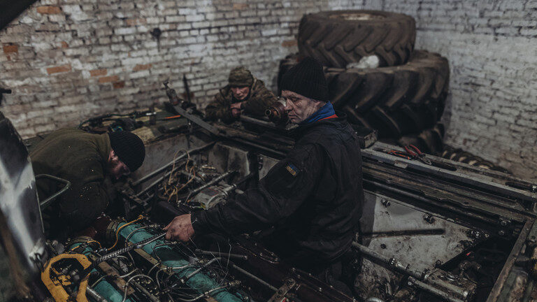 Ukrainian army mechanics