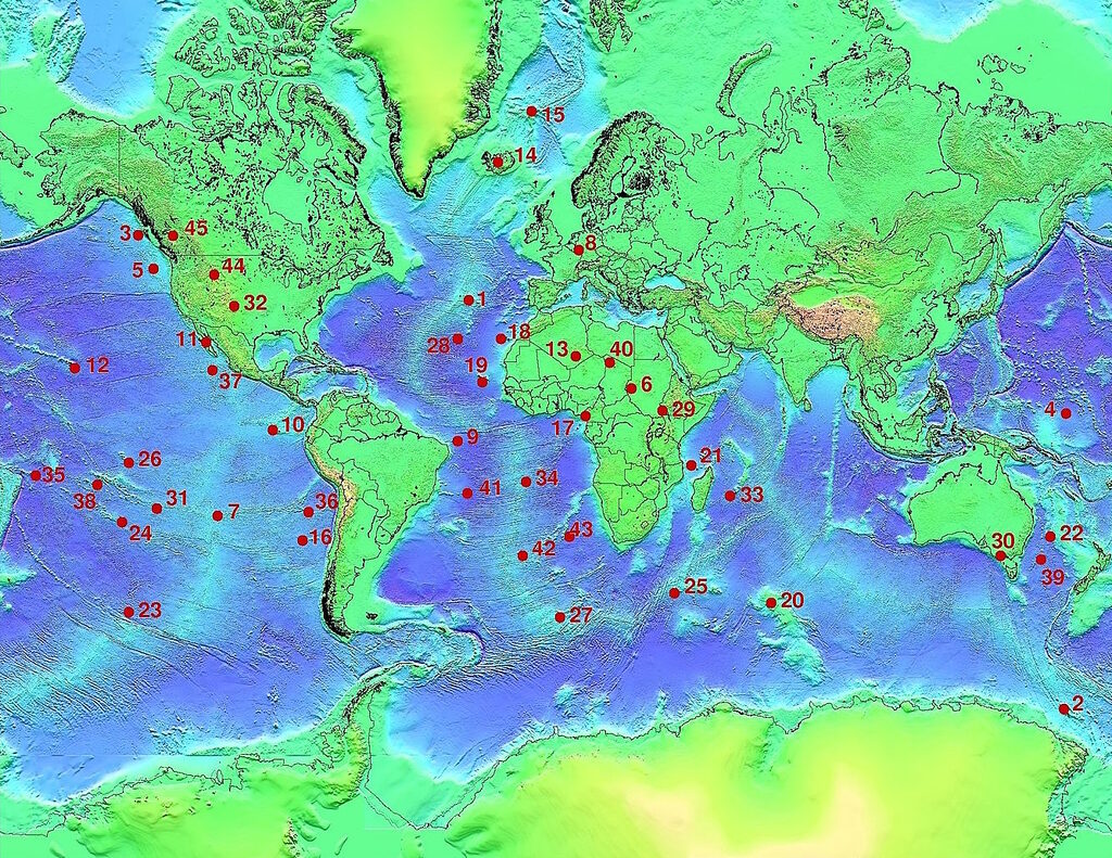 magma plumes map world