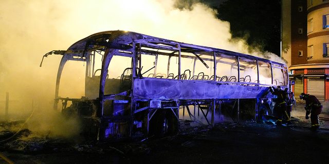 Click to enlarge burning bus france riots