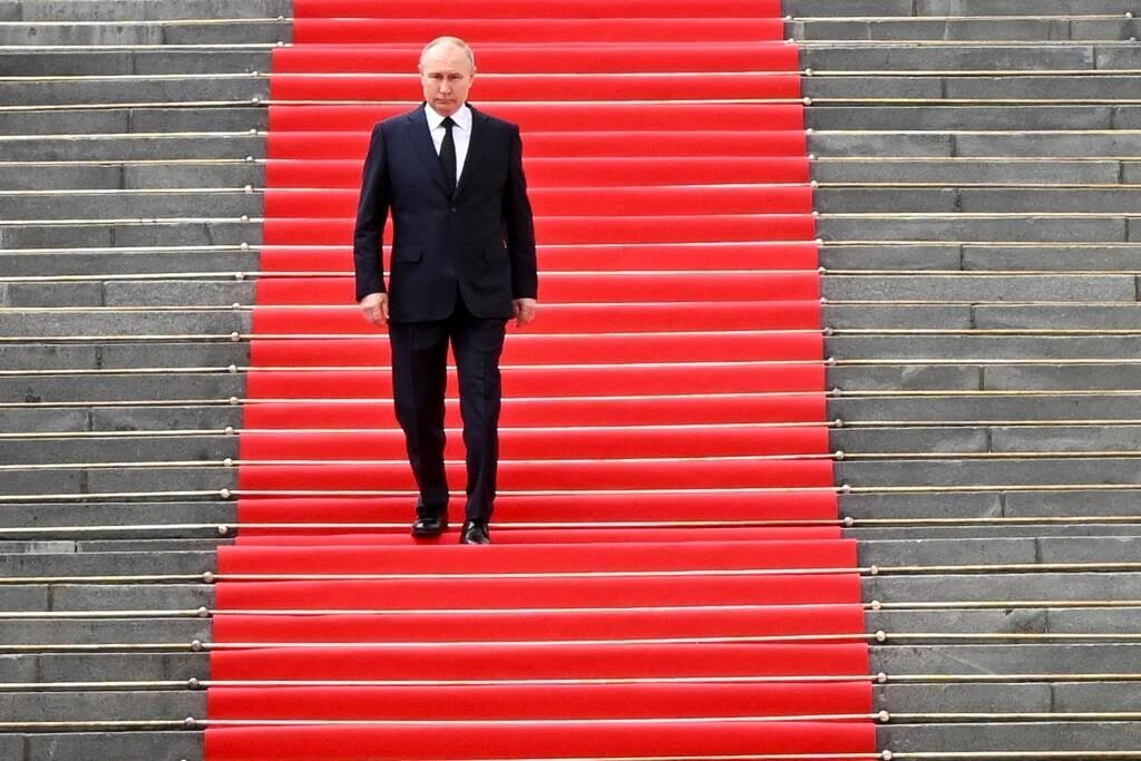 Click to enlarge Putin, Kremlin