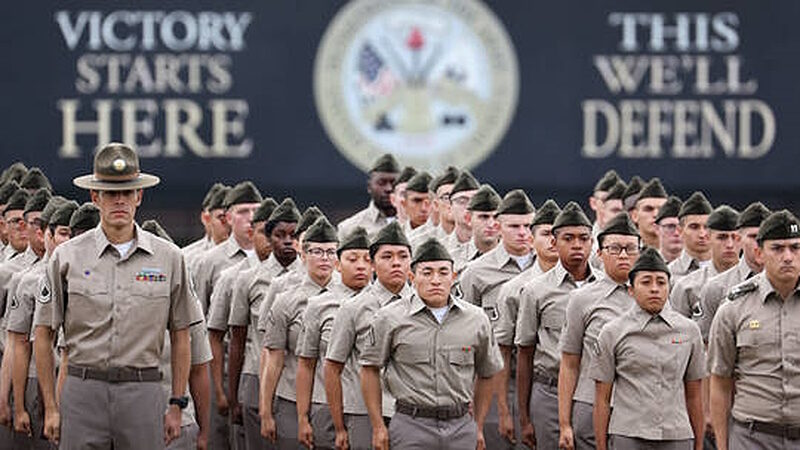 u.s. military recruits soldiers
