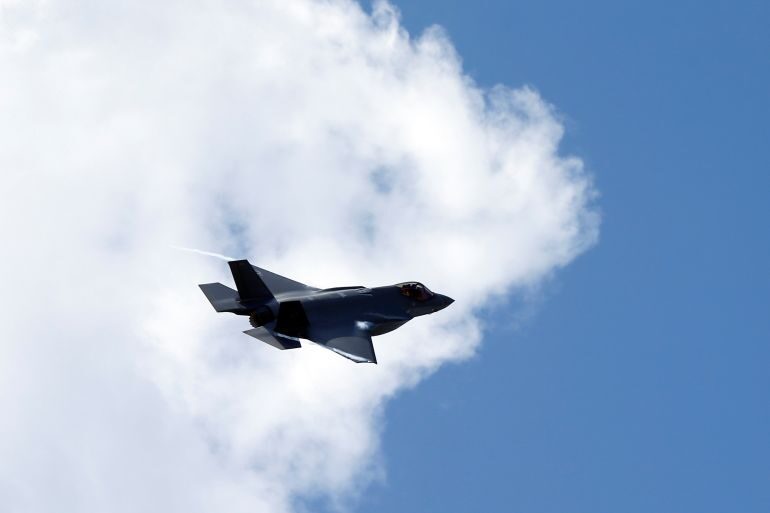 Click to enlarge F-35 fighter jet