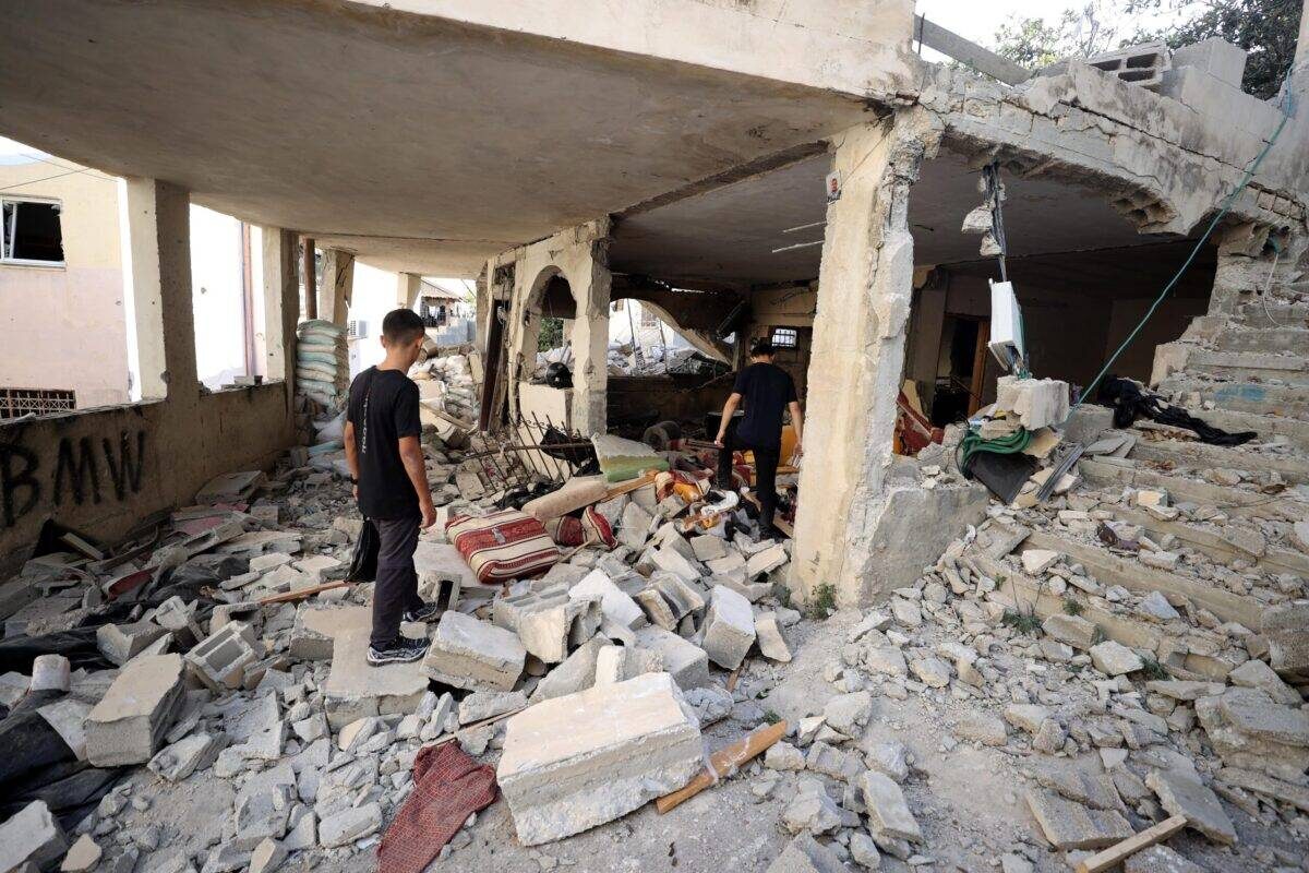 Click to enlarge jenin israel raid homes damage