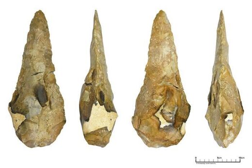 handaxe