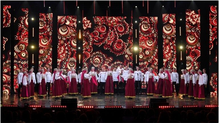 Click to enlarge Russian choir