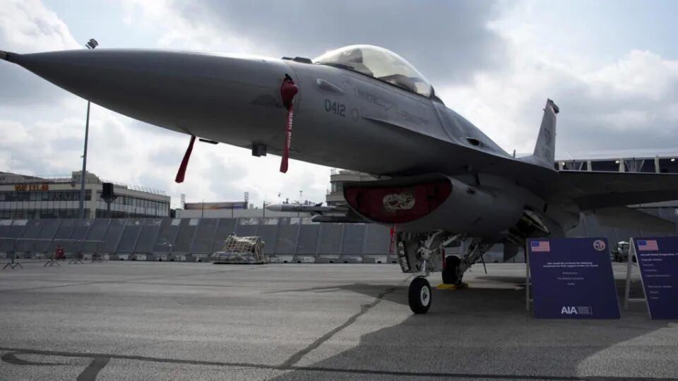 american f16