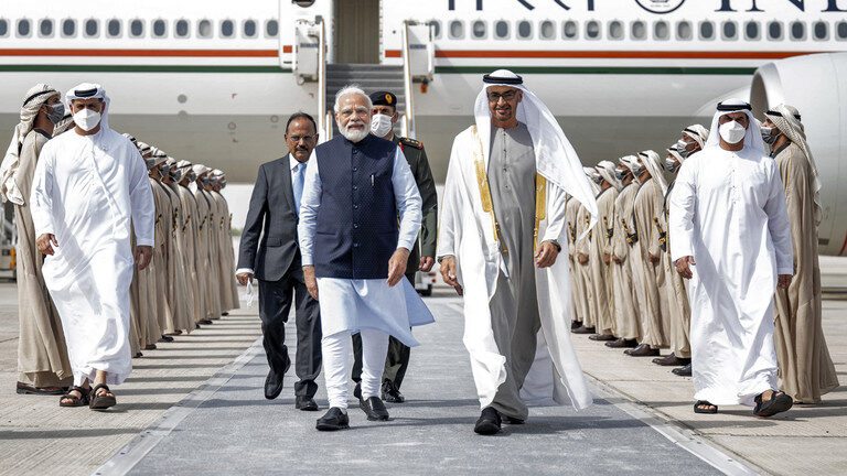 Click to enlarge Abu Dhabi Sheikh Mohamed bin Zayed al-Nahyan and India's Prime Minister Narendra Modi