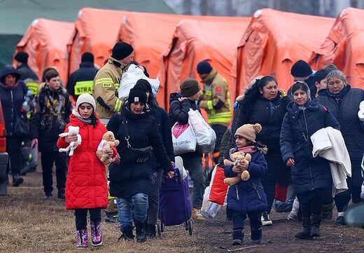 Click to enlarge ukraine refugees polish borde3r