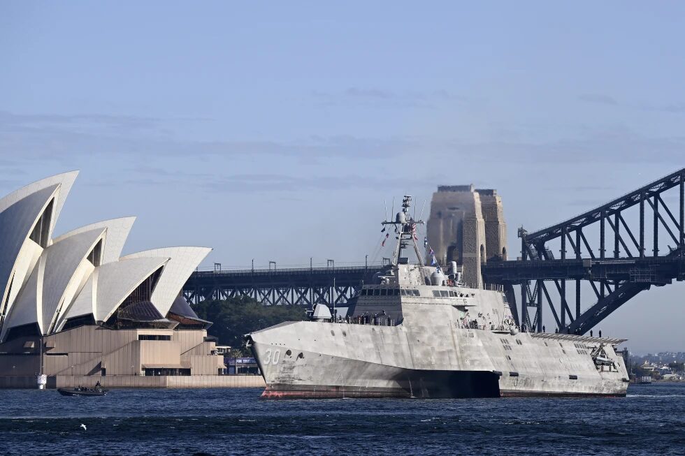 USS canberra