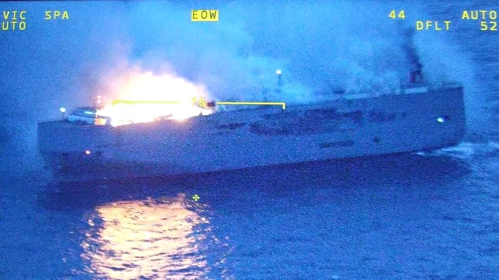 Click to enlarge BOAT ON FIRE DUTCH
