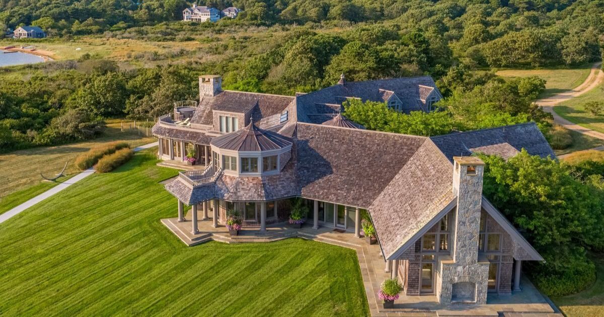 Barack Obama and Michelle Obama, Martha’s Vineyard
