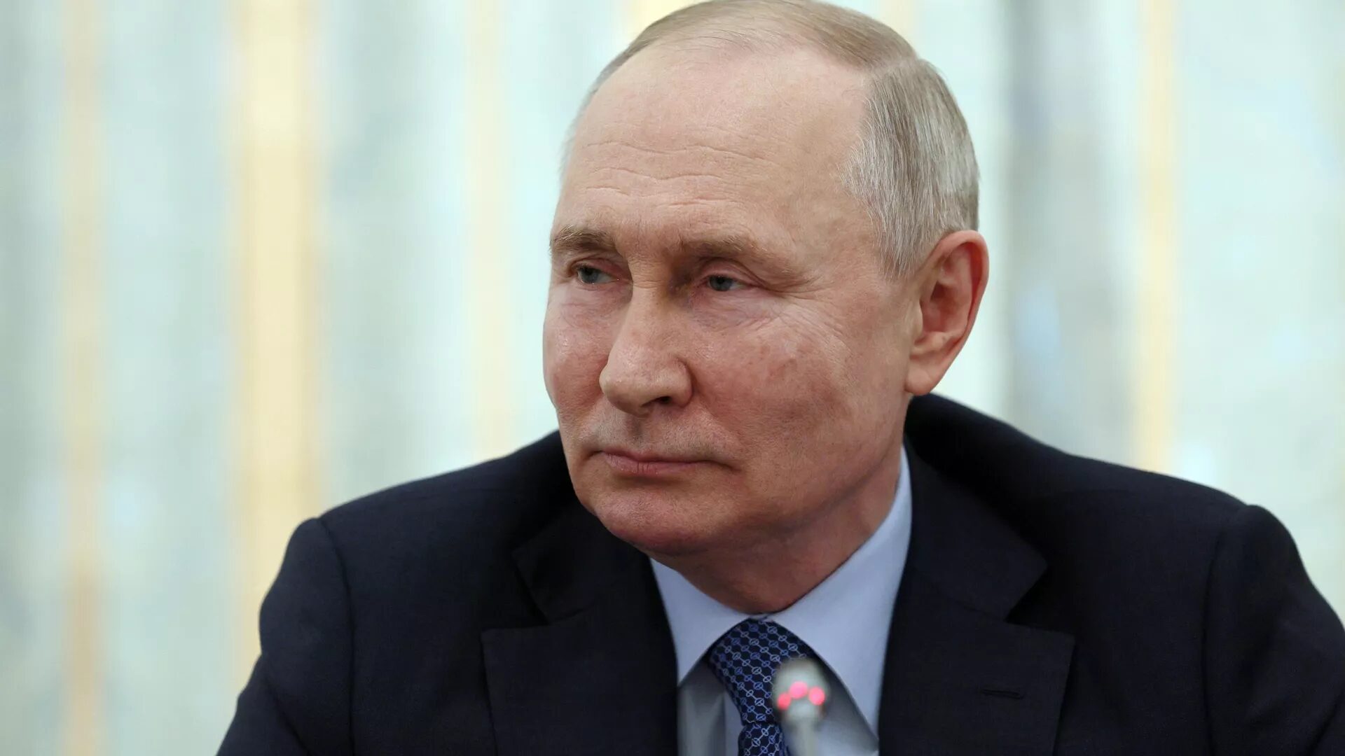 Click to enlarge putin