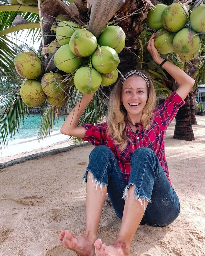 Click to enlarge Zhanna Samsonova vegan influencer