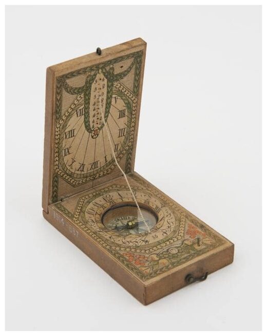 Click to enlarge Pocket Sundial