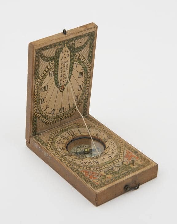Click to enlarge Pocket Sundial