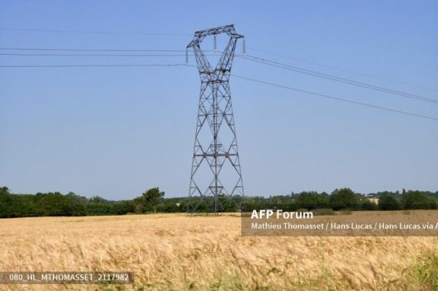 power lines pylon