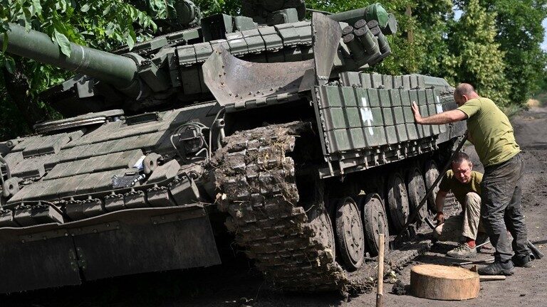 Click to enlarge Ukraine tank