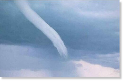Waterspout in Abruzzo, the images go around the web