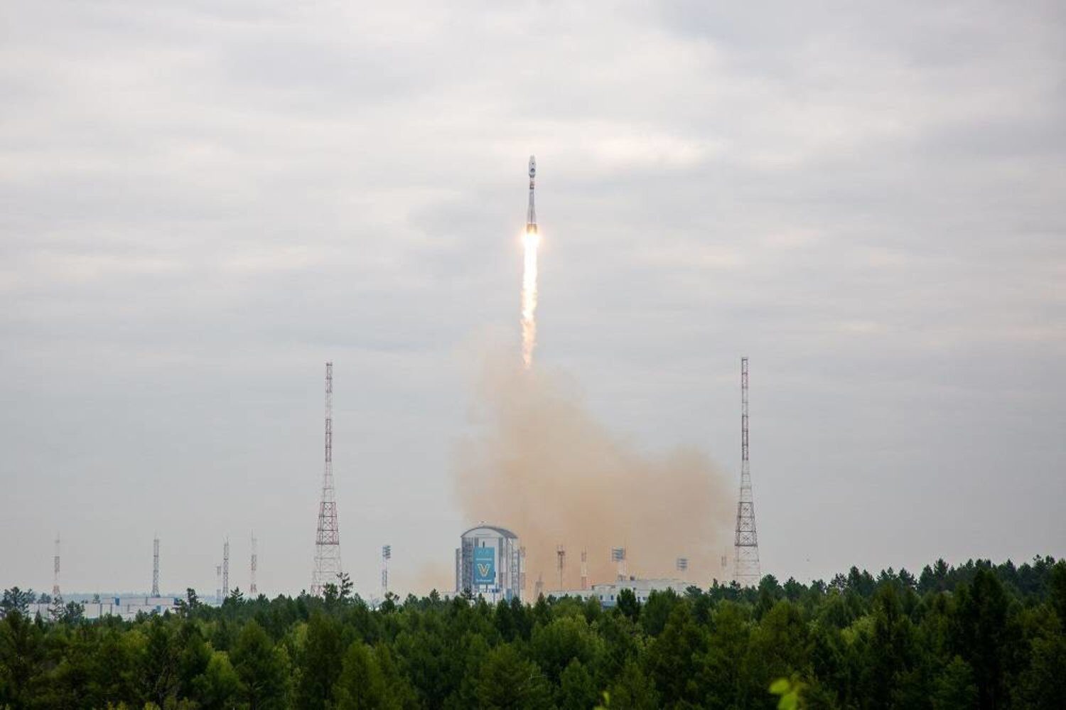 Roscosmos moon