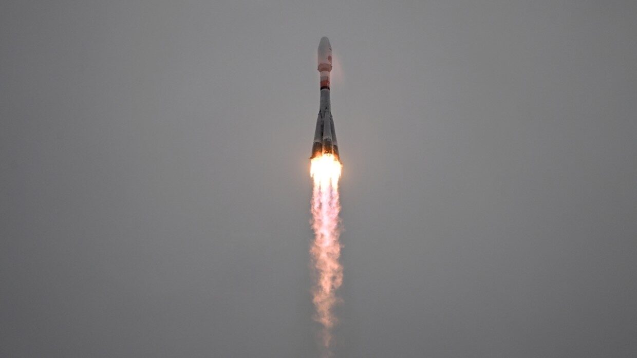 Click to enlarge Soyuz-2.1b carrier rocket