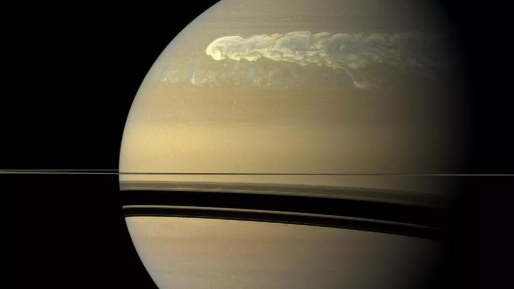 Saturn 2010 megastorm