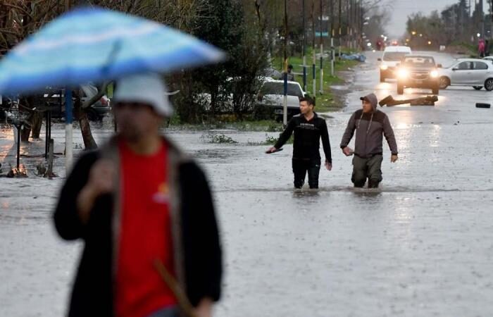 Click to enlarge Strong storm left neighborhoods flooded in La Plata