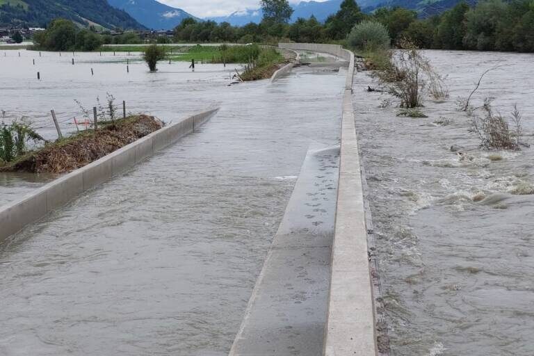 Flooded: The new route of the Pinzgaubahn near Niedernsill was supposed to be flood-proof.