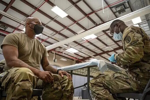 Click to enlarge soldier covid vaccine ft knox