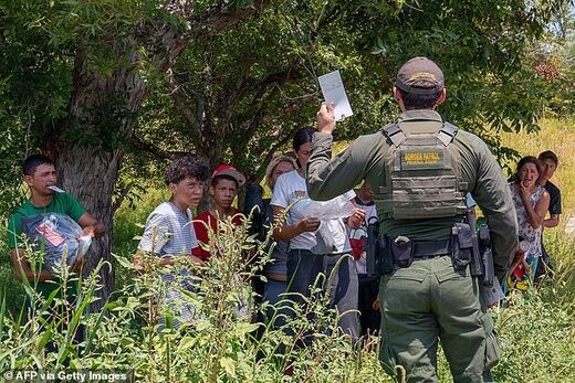 illegal migrants texas border isis trafficker